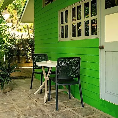 Lemongrass Lodge
