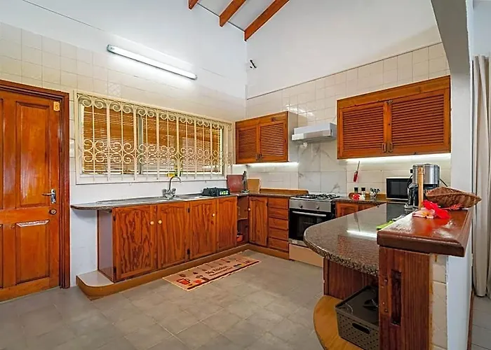 Lemongrass Hotell 3*